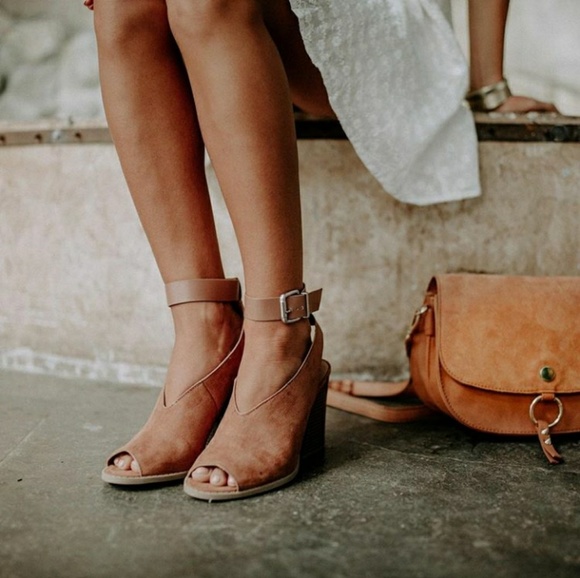 Shoes - LAST PAIR!!//The Tina// Cinnamon block heel